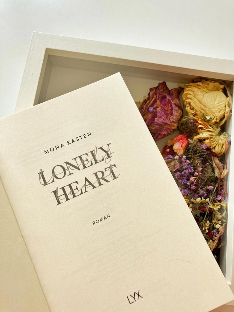 Mehr über den Artikel erfahren //Rezension// Lonely Heart – Mona Kasten