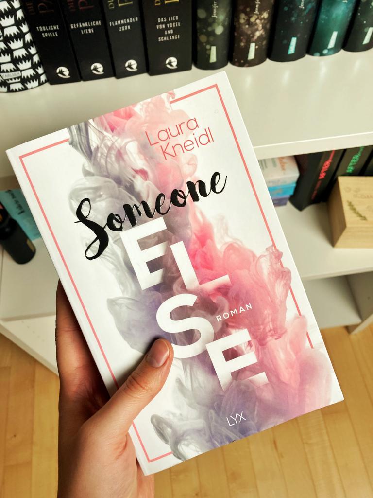 Mehr über den Artikel erfahren //Rezension// Someone Else – Laura Kneidl